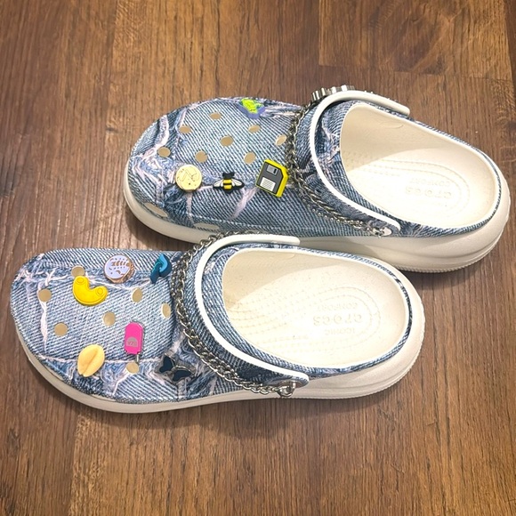SOLD on a different platform***Crocs Mega Crush Clog
SZA Denim - Picture 5 of 5
